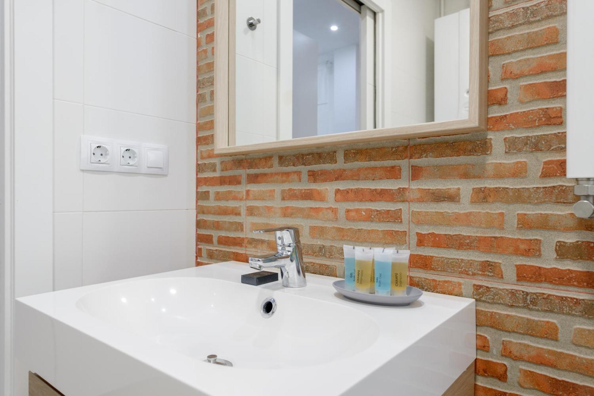 Avila Calle, Precioso Estudio En Santiago Bernabeu-Estrecho En Segundo Piso Sin Ascensor Διαμέρισμα Μαδρίτη Εξωτερικό φωτογραφία